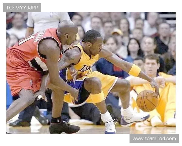 科比关键时刻连续得分领先詹姆斯展现终结者本色