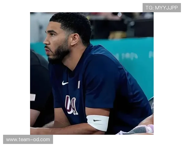 塔图姆单打效率优于布朗挡拆，拉开进攻层次